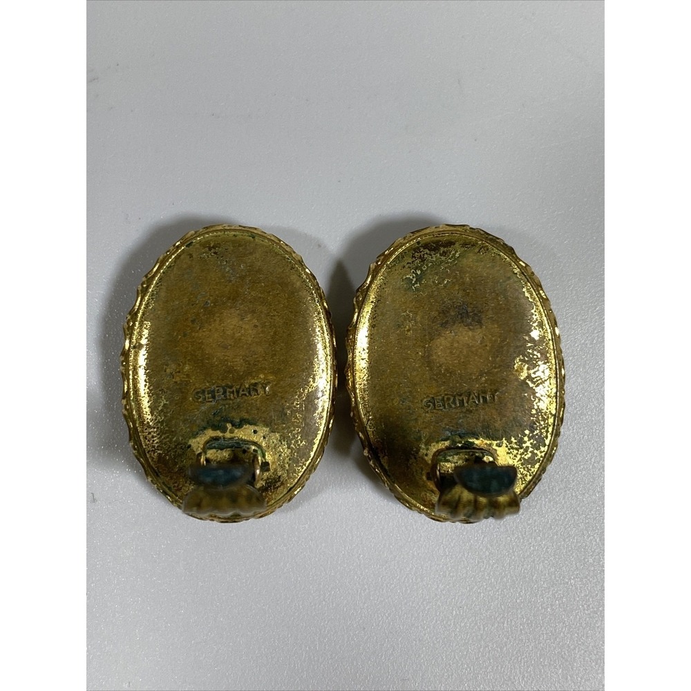 Vintage West Germany Gold Tone Intaglio Amber Glass Thai Man Clip On Earrings - Picture 7 of 8